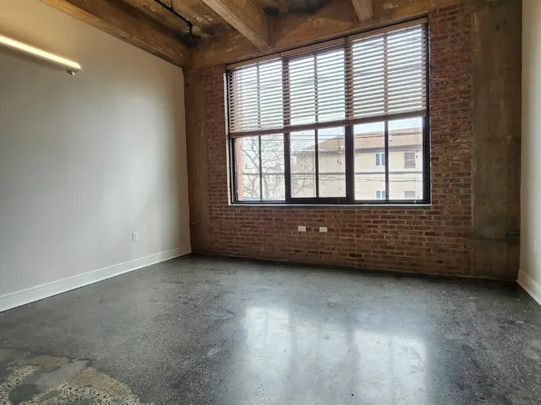 225 McWhorter St #210, Newark, NJ 07105