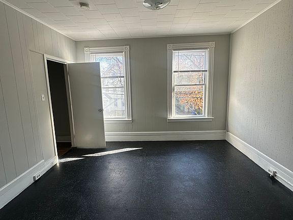 5th image of 150 Plymouth St #B