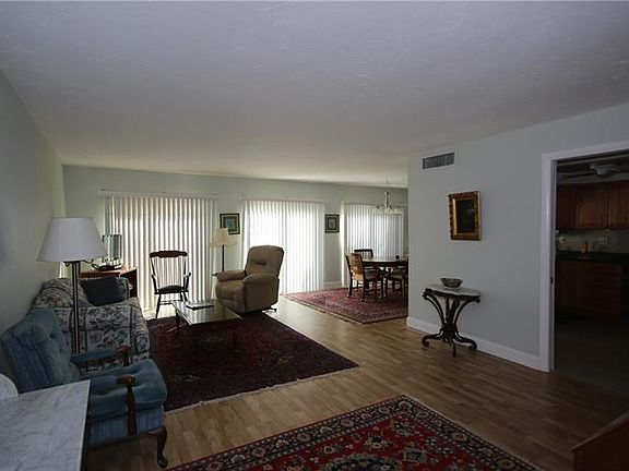 3rd image of 1655 S Highland Ave APT I179