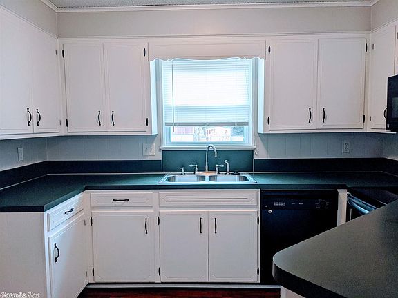 4th image of 2506 Briarwood Dr