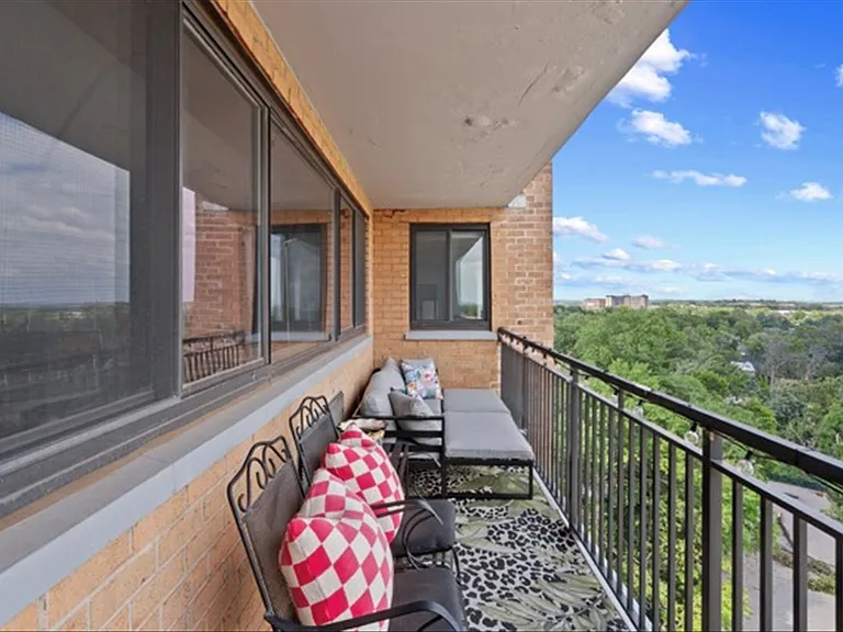 60 Parkway Dr E #12A — Photo 10