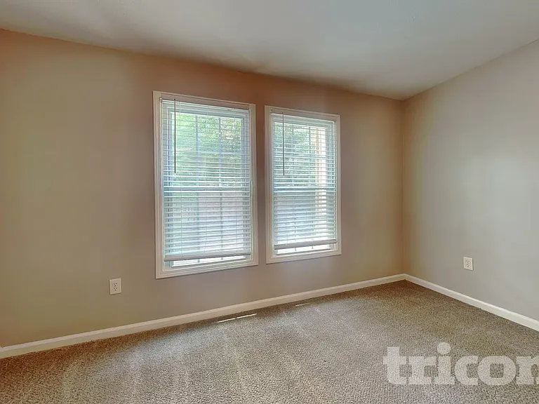 515 Westbridge Dr — Photo 13