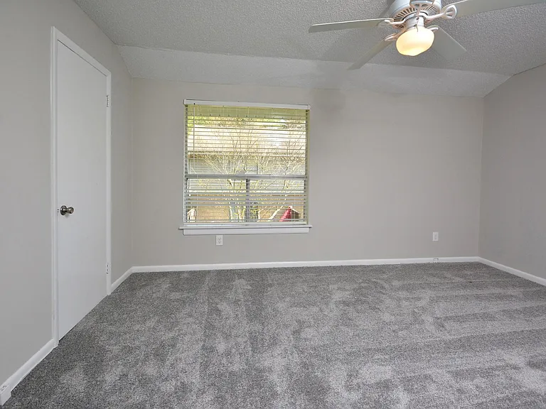 Pine Ridge Apartments — Photo 55