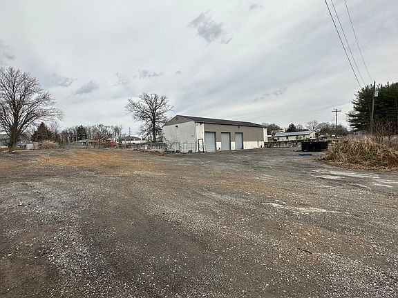 3rd image of 15154 Bloyers Ave