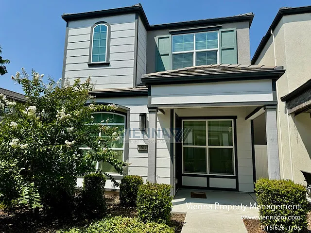 3303 Hummingbird Ct
