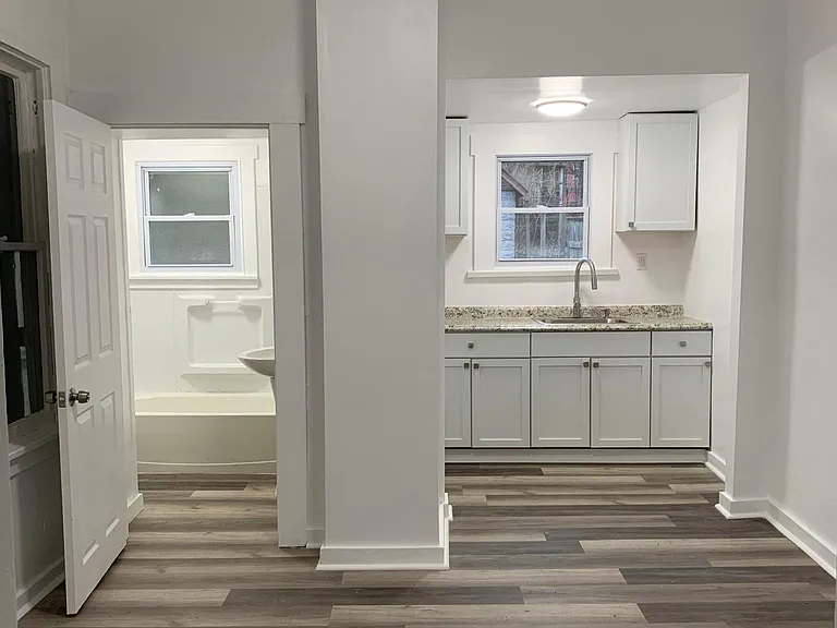 312 S 4th St — Photo 10