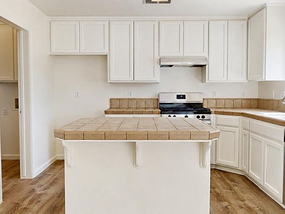 4th image of 736 Morris Ln