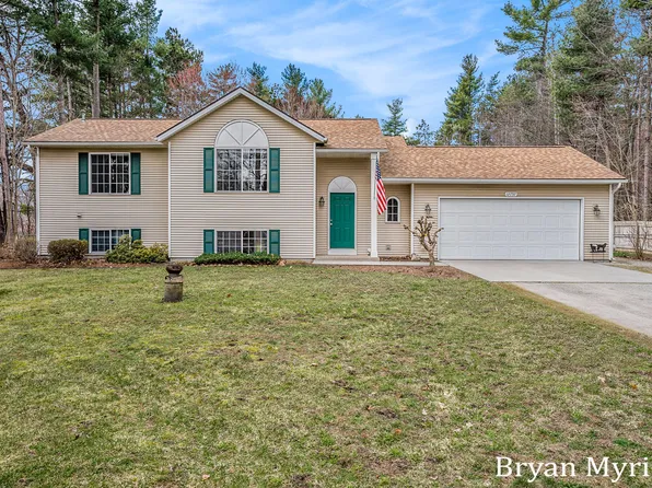 12757 64th Ave, Allendale, MI 49401