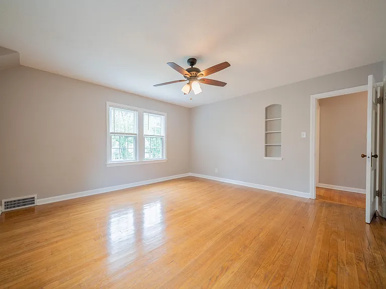 1200 Brentwood Rd — Photo 21