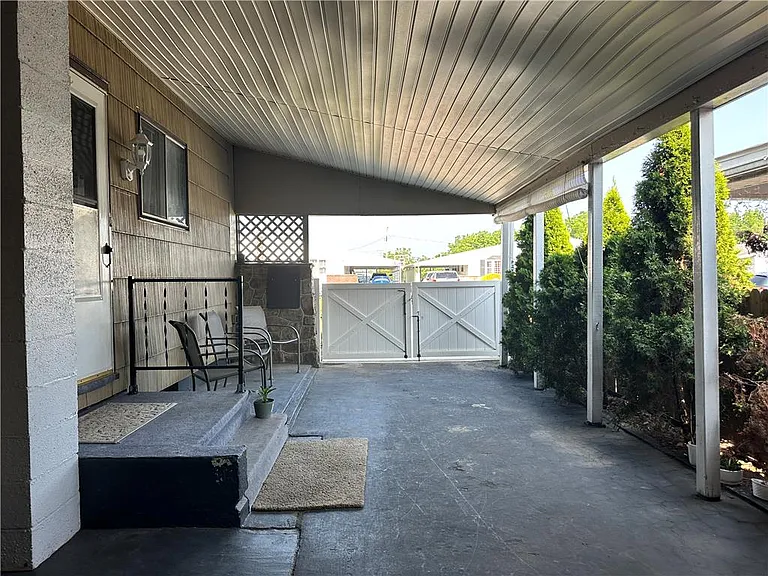 1515 Livingston St — Photo 2