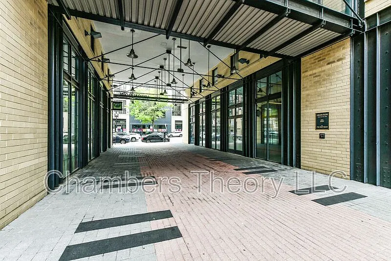 1 bed, 1.0 bath, 801 sqft, $2,700 — Photo 3