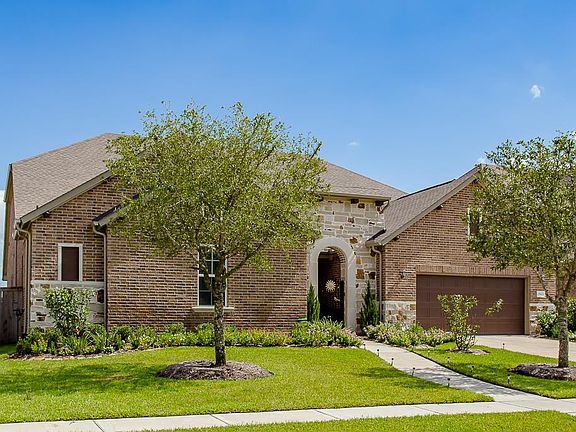 2nd image of 25823 Oakwood Knoll Dr