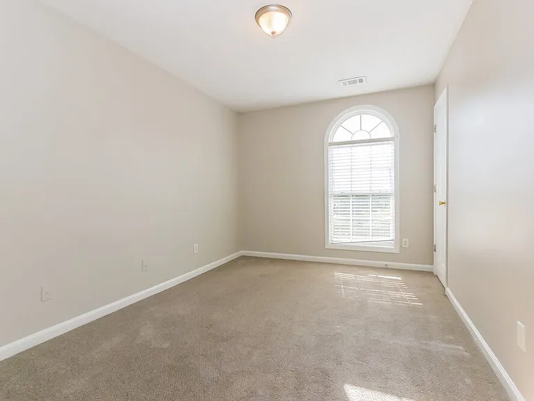 440 The Gables Dr — Photo 14