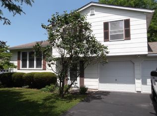 356 Village Walk Cir, Spencerport, NY 14559