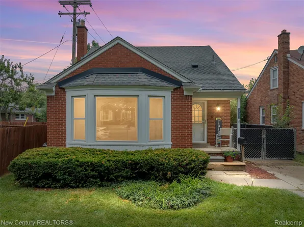 13120 Rosemary Blvd, Oak Park, MI 48237
