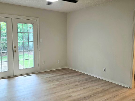 5th image of 2410 W Driftwood Dr