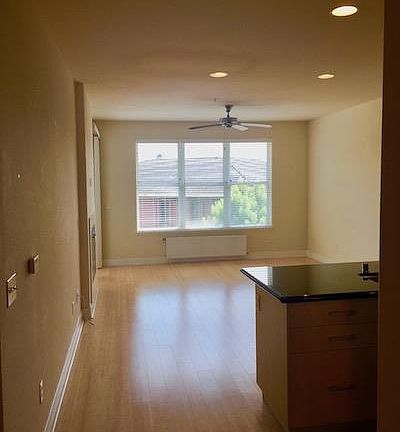 4th image of 2030 N Pacific Ave Unit 326