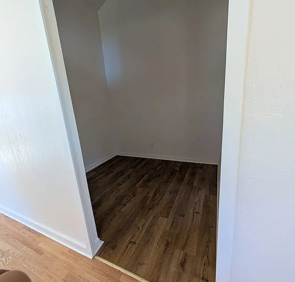 350 Primrose Ln — Photo 2