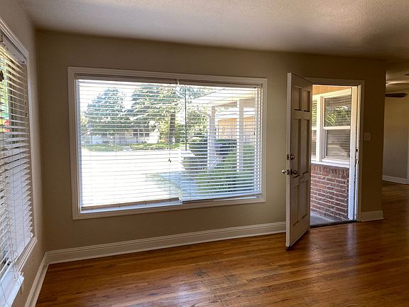 4th image of 1656 W Country Club Blvd