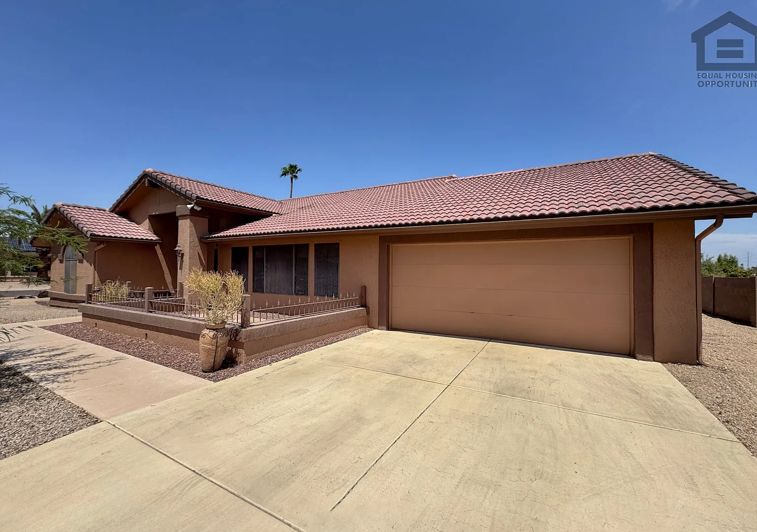 2Bed/2Bath Home in 55+ Age-Restricted Community in Sun City West! — Photo 4