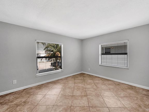 5th image of 2551 Indian River Blvd #C-5