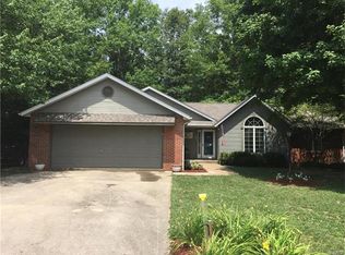 585 Countryside Ln, Trenton, IL