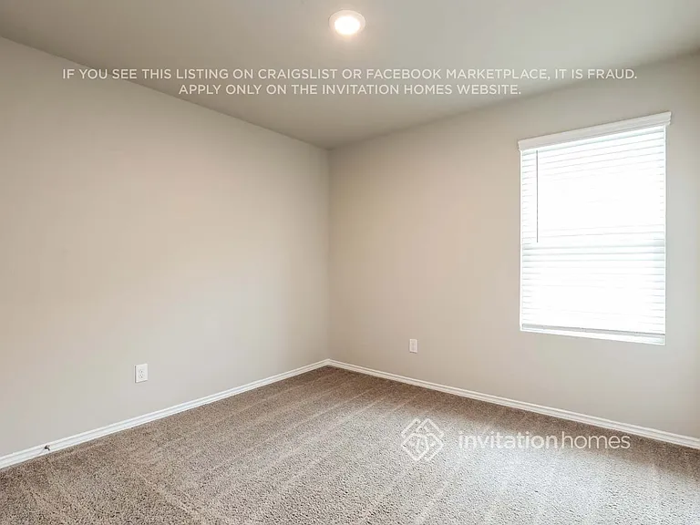 140 Hollywood Dr — Photo 10