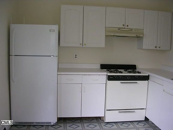 4th image of 5 Woodland Ave APT 4