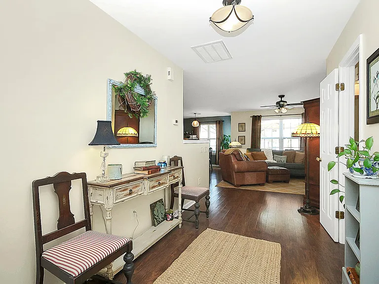 2292 Hanover Ct — Photo 5