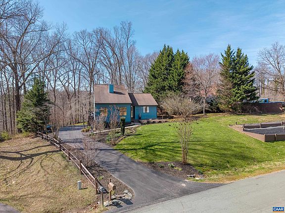 3rd image of 5485 Jamestown Ct