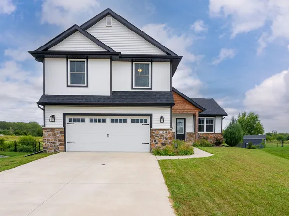 1217 W 64th St, Davenport, IA 52806