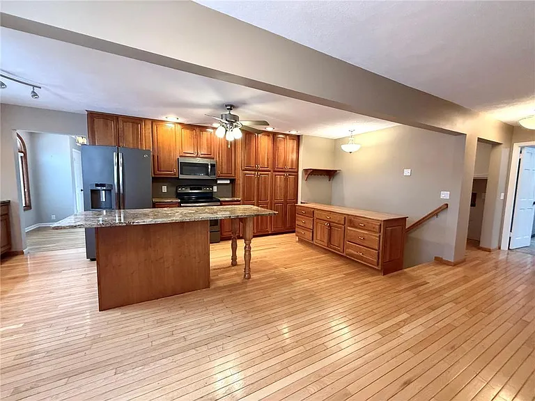 225 Sunrise Blvd — Photo 15