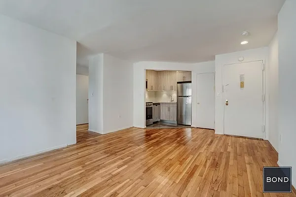 Rented by Bond New York | media 9