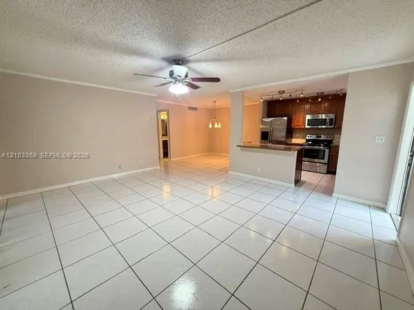516 Osprey Dr APT 16A, Delray Beach, FL 33444