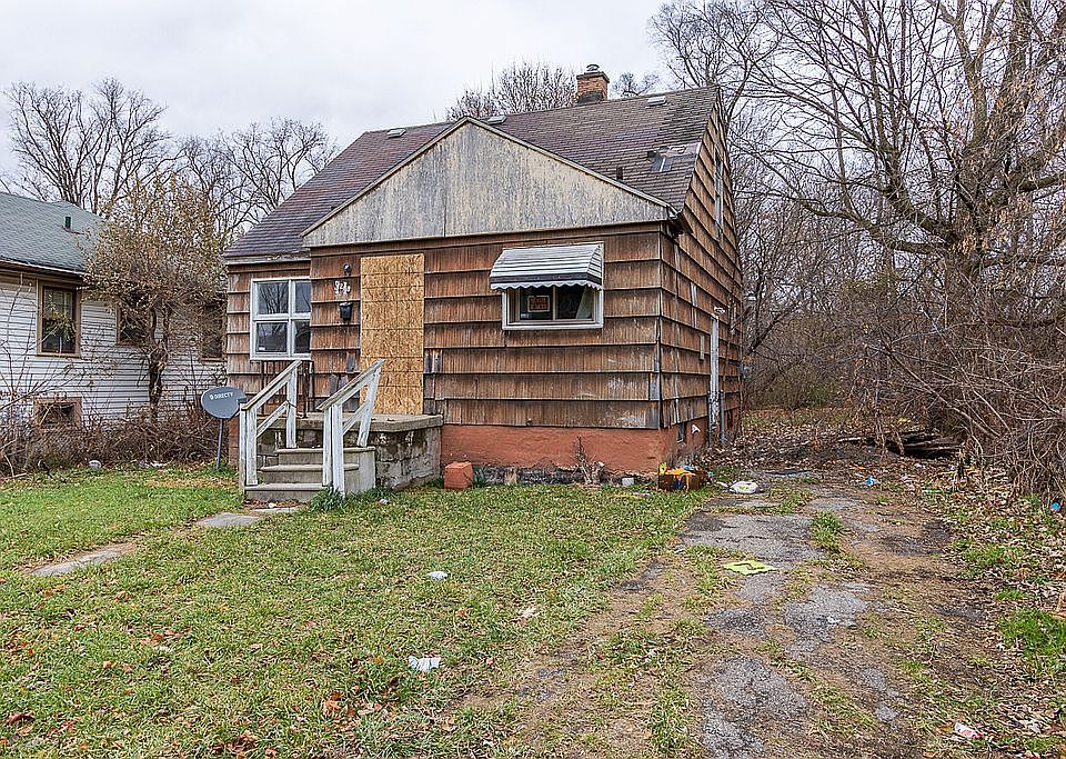 1st image of 2236 Iroquois Ave