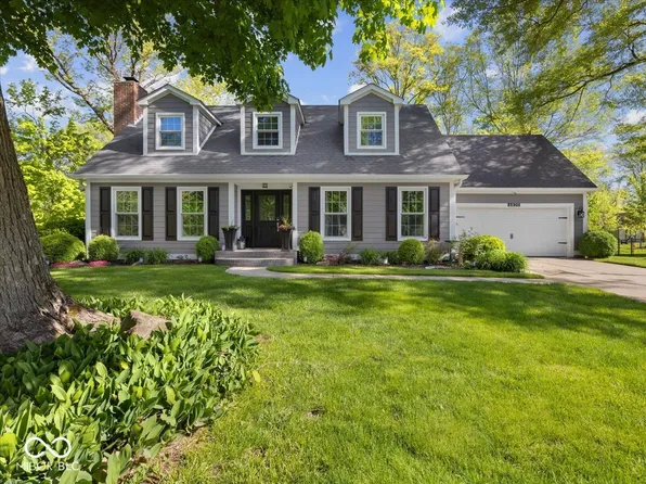 6820 W Forest Brook Dr, Fountaintown, IN 46130