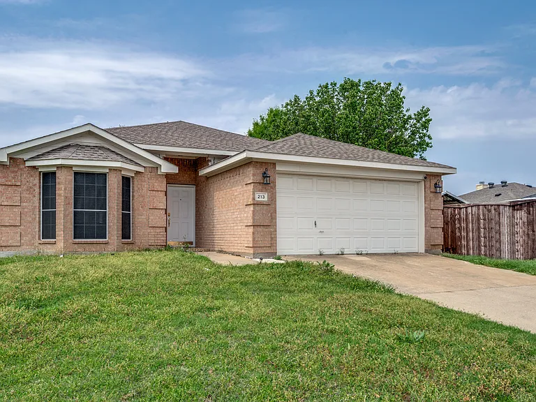 213 Port Ingleside Dr — Photo 1