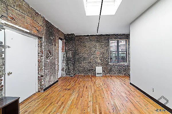 1st image of 1131 Myrtle Ave #206
