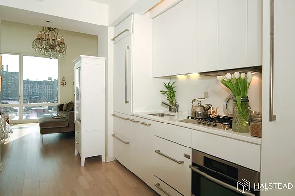 Rented by Halstead Real Estate | media 6