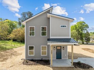 207 E Parker St, Graham, NC 27253