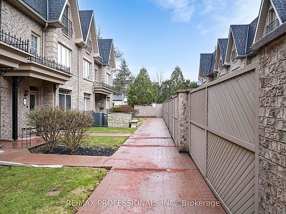 3rd image of 544D Scarlett Rd