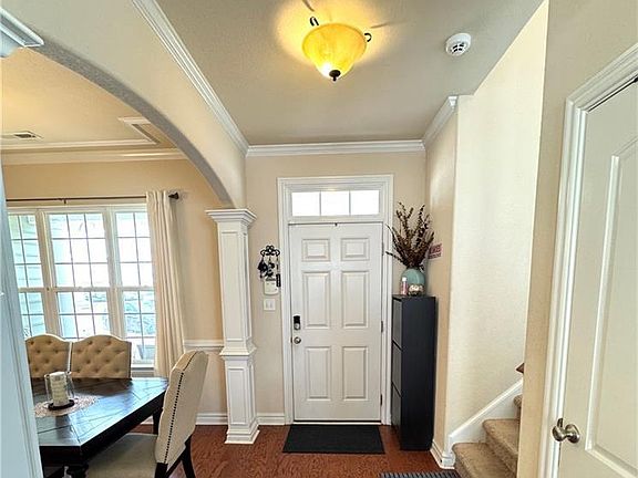 3rd image of 1203 Bonnie View Arch