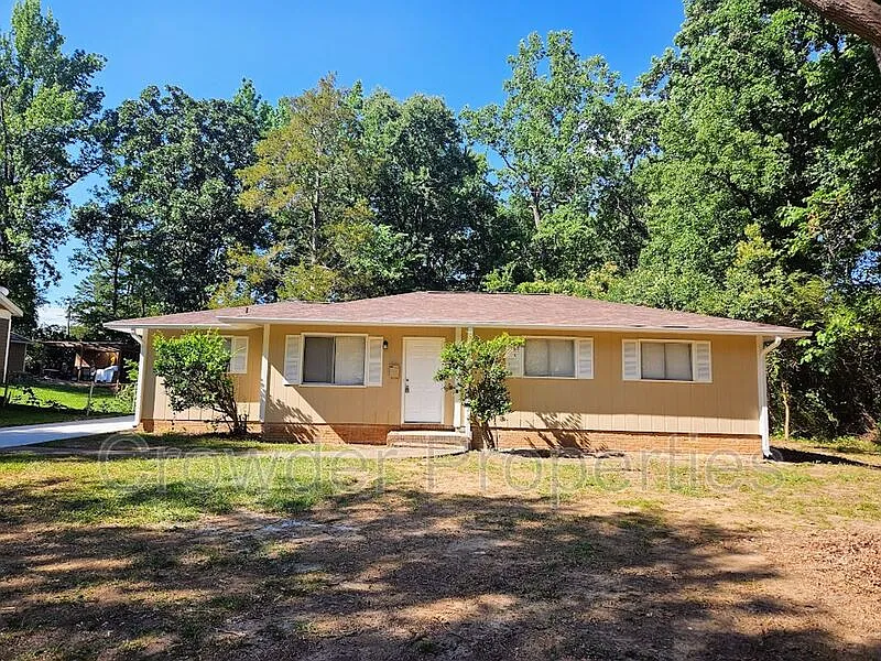 3 bed, 1.5 bath, 1084 sqft, $1,500 — Photo 1