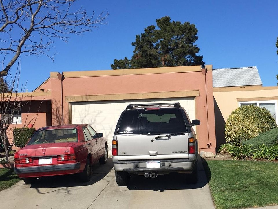 1st image of 5026 Calle De Escuela