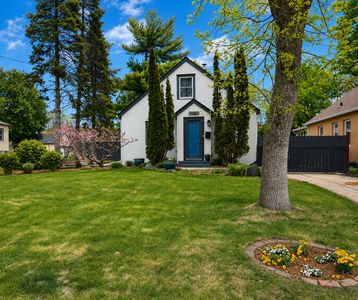 1146 Manomin Ave, West Saint Paul, MN, 55118
