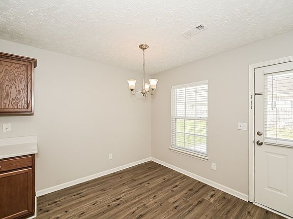 5th image of 4002 Deer Run Trce