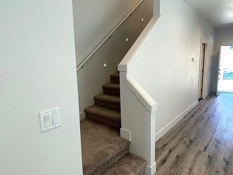 2552 Brackenfern Rd — Photo 22