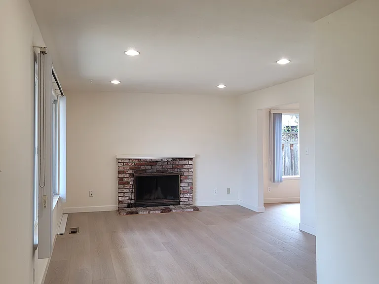35273 Ramsgate Dr — Photo 2