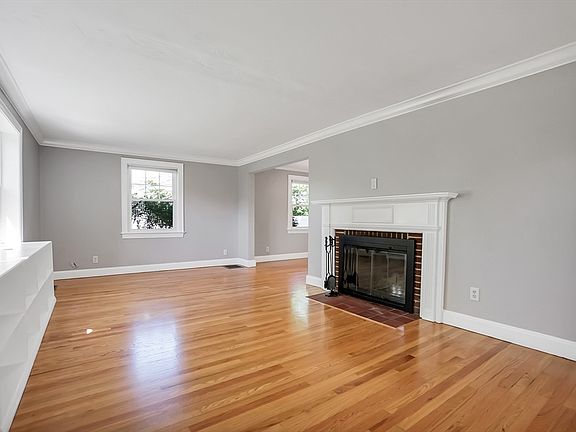 3rd image of 74 Rose Hill Way