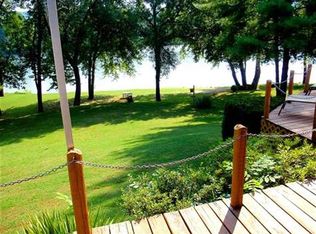 1300 Riverview Dr, Norfork, AR 72658